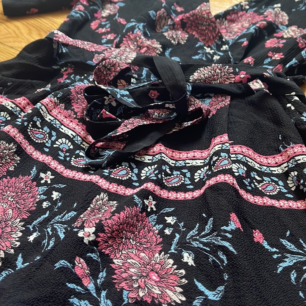 Romper - Picture 2 of 5